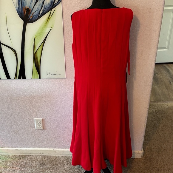 New dress size 10 - Picture 3 of 5